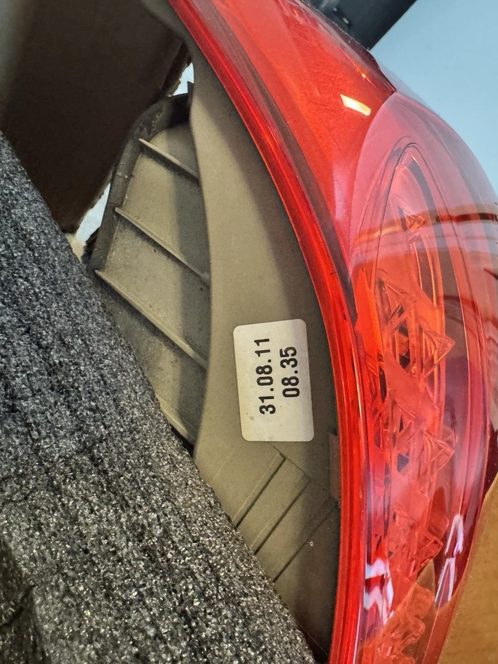 Conjunto de luces traseras BMW 328i/335i 2011-2013 OEM izquierda derecha Foto 3 de 4