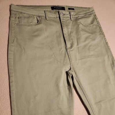 Risen NWT High Rise Skinny Jeans Women s Size 2XL (36-38 x 28), Sage Green