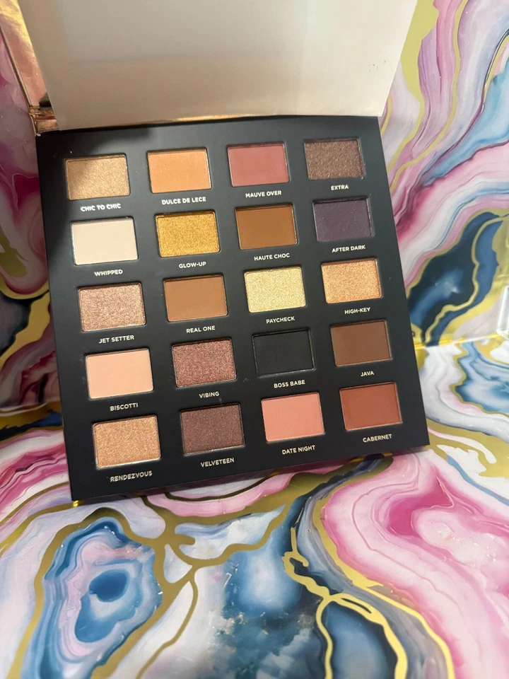 Eyeshadow and Couture bundle lot (Iconic London, True) - Image 3 of 4