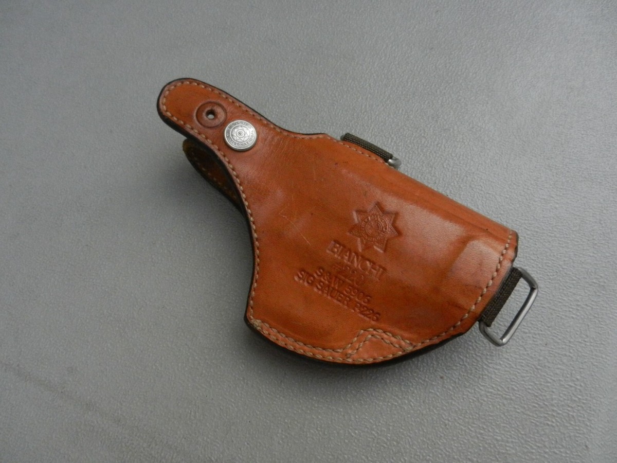 Bianchi ホルスター■ビアンキ 右用 SIG 220/226/228 Bianchi #220 S & W 5906 & Sig sauer P-226 Holster No Elastic Just