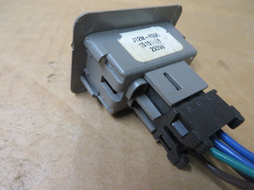 OLDSMOBILE BRAVADA 99-01 INTERRUPTOR DE JANELA TRASEIRA PASSAGEIRO ou MOTORISTA DESTRO ou LH - Imagem 4 de 4