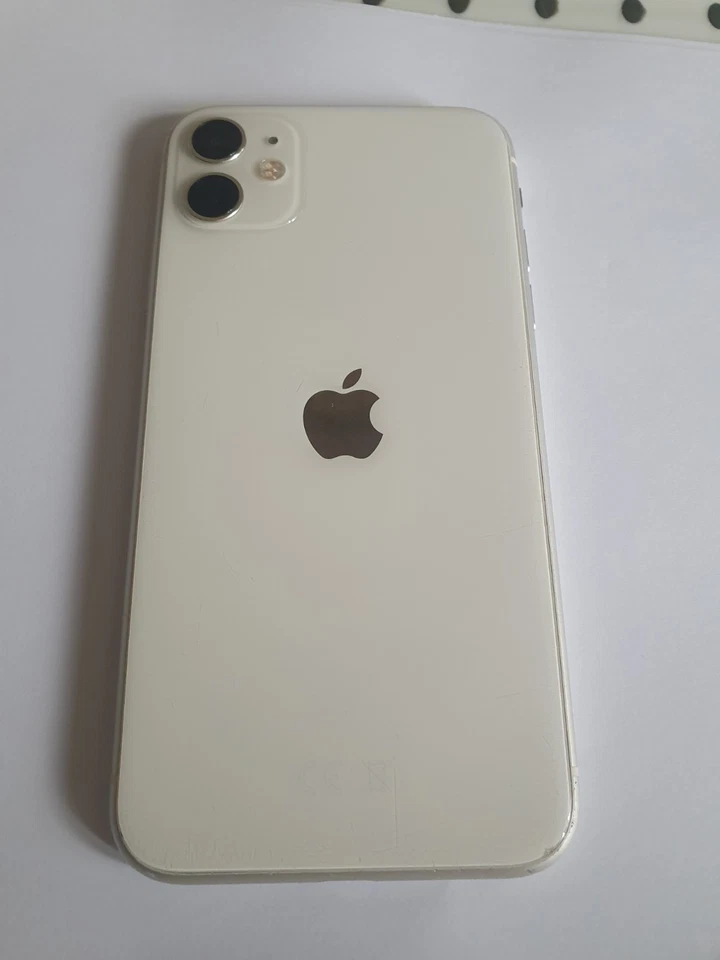 Apple iPhone 11 - 128GB White Unlocked Smartphone - Excellent Condition - Image 3 of 4