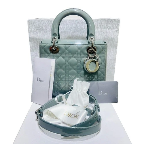 Sac fourre tout bandoulière Dior moyen rembourré pendentifs 3 voies M0565PWCB 130774392