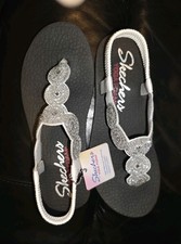 Skechers Womens Meditation Flip Flop sz 7, Wh...