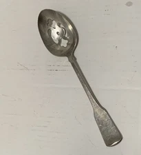 AMERICAN COLONIAL  Pierced-Slotted Serving Spoon Oneida Cube Stainless