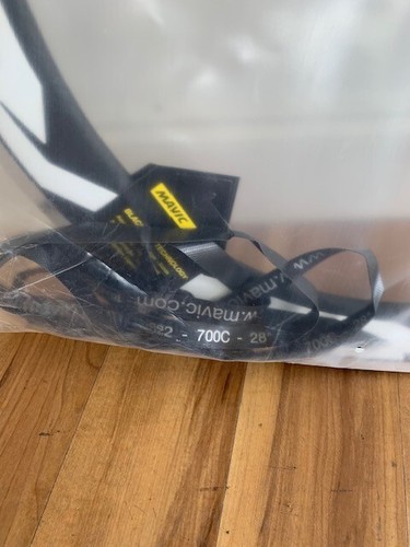 MAVIC CXR Elite Front rim NEW 2017 RIm Brake 18 Hole - Picture 3 of 4