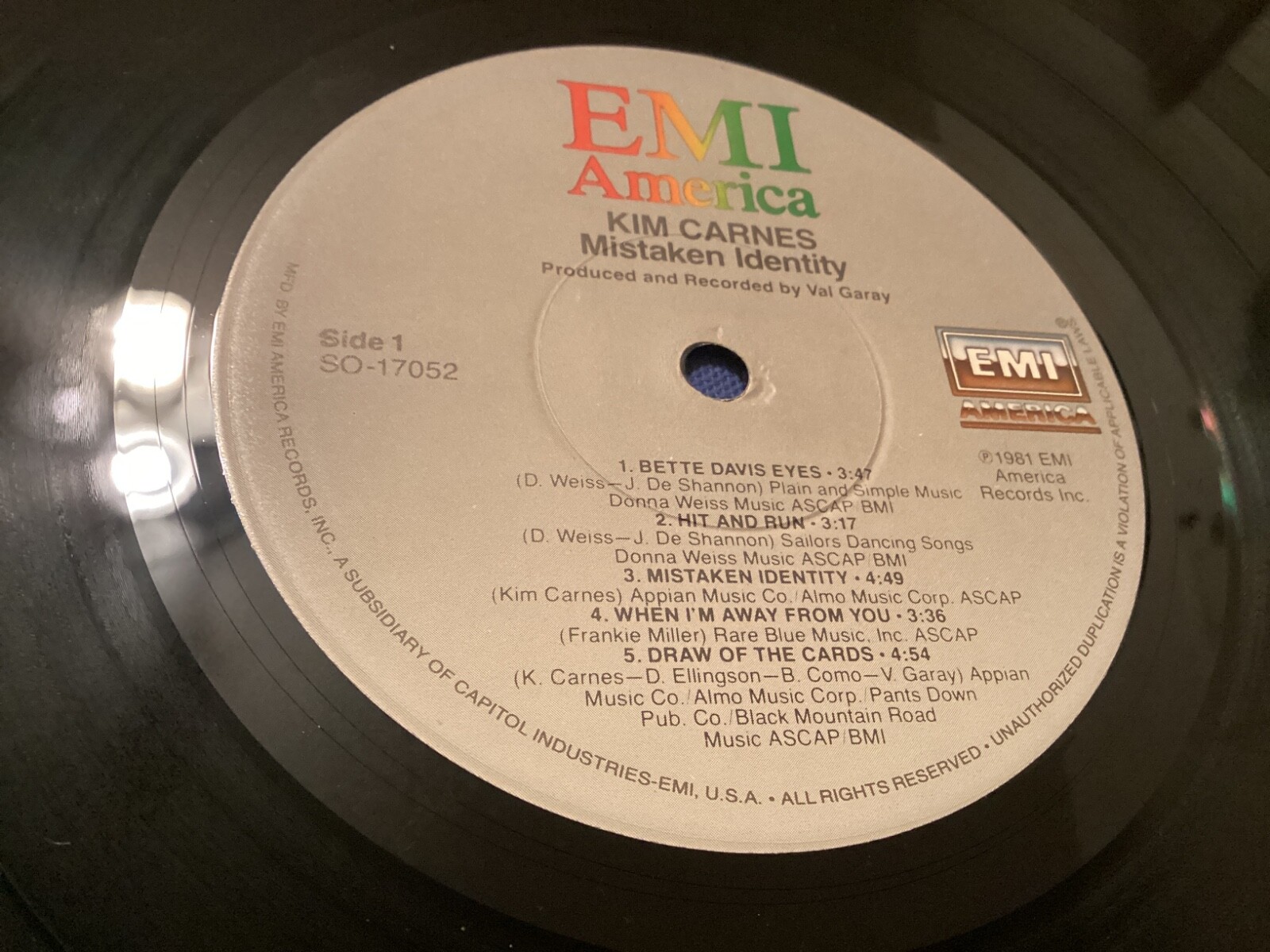 KIM CARNES MISTAKEN IDENTITY-EMI SO-17052, EXC. COND/FREE POSTAGE!!!!