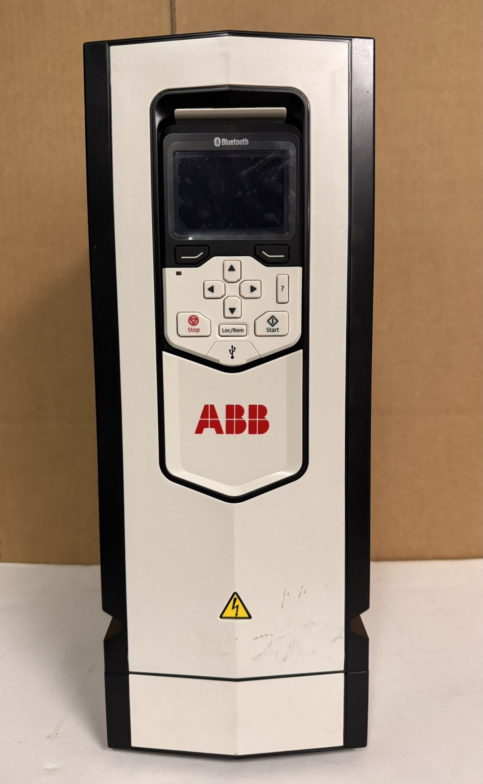 ABB ACS880-01-014A-5 Variable Frequency Drive 7.5/10 HP, 14A, ACS880 Series