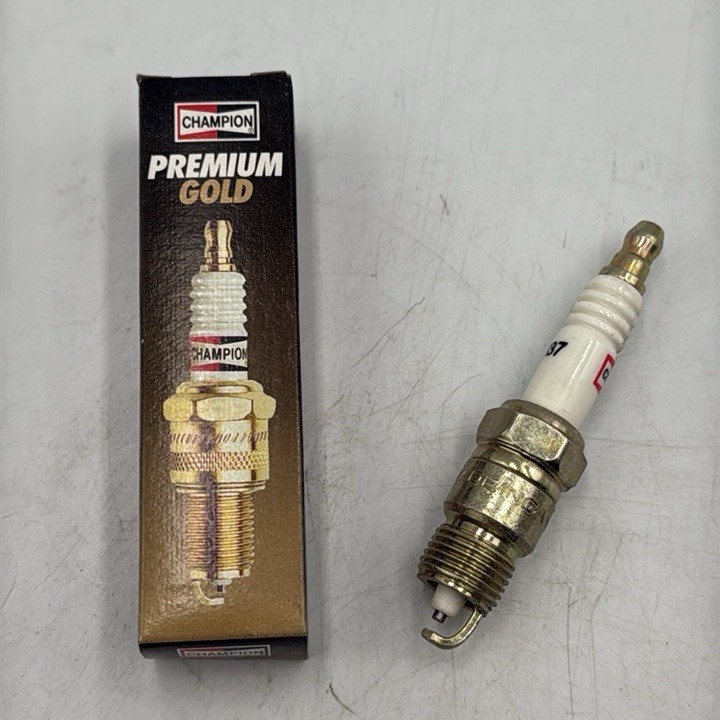 CHAMPION 2037 spark plug premium gold copper core ignition single NEW