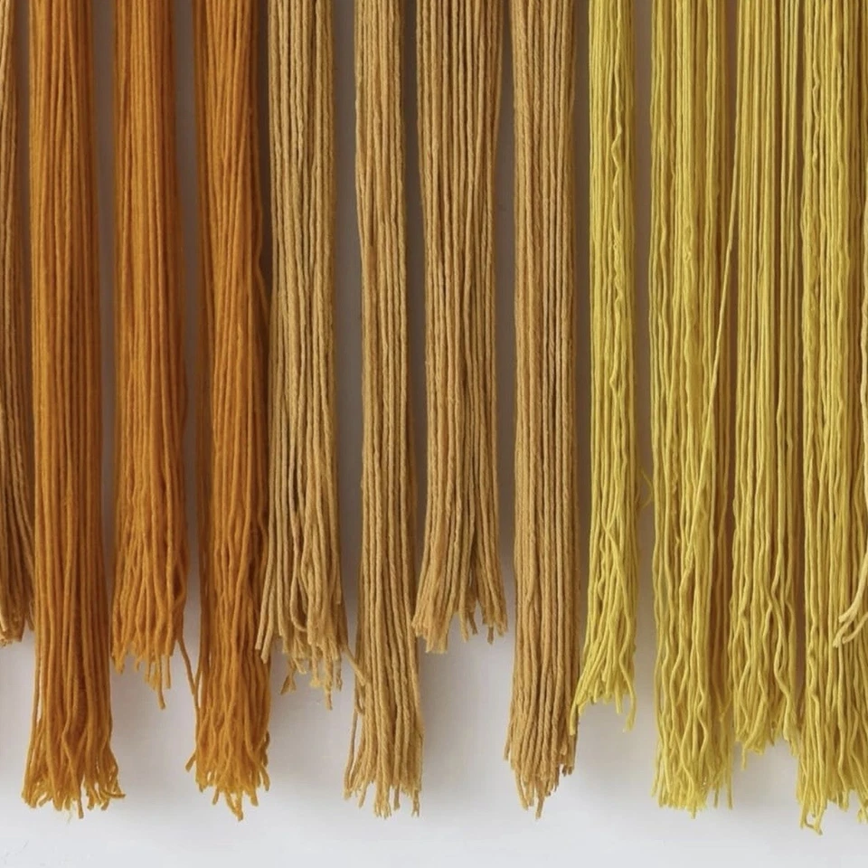 NUEVO Tapiz Boho Amarillo Anthropologie XL Macramé Hilo Teñido Colgante de Pared 40 x 45 Foto 3 de 4