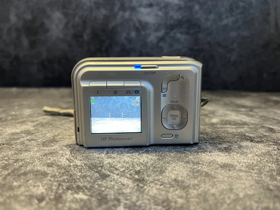 Vintage HP Photosmart M425 5.0MP Compact Digital Camera Silver Digicam Retro - Image 3 of 4