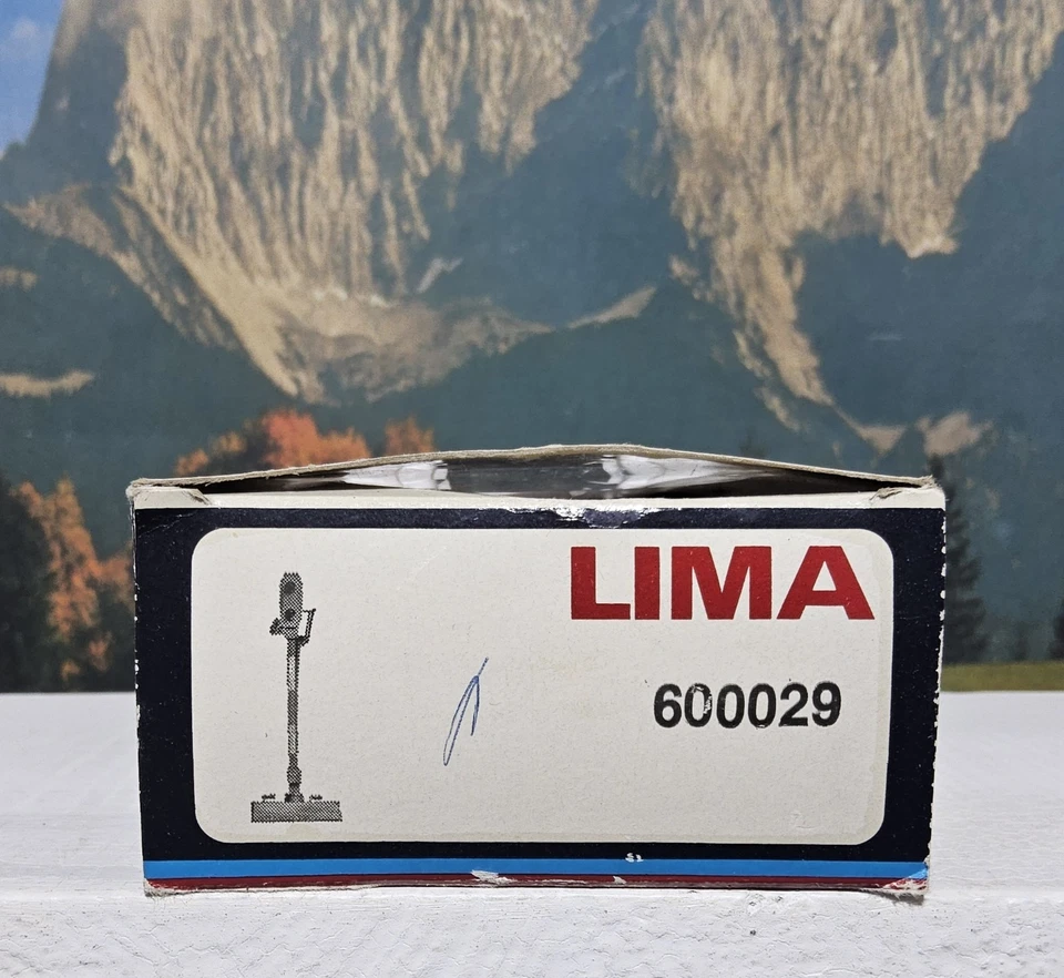 LIMA 600029 SEMAFORO CON ACCESSORI PER PLASTICO H0 HO - Immagine 3 di 3