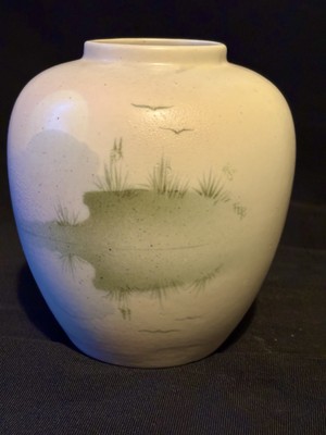 Cremefarbene handbemalte Landschaftsszene Vase Mary Ody Vögel Bäume Vista 17 cm s