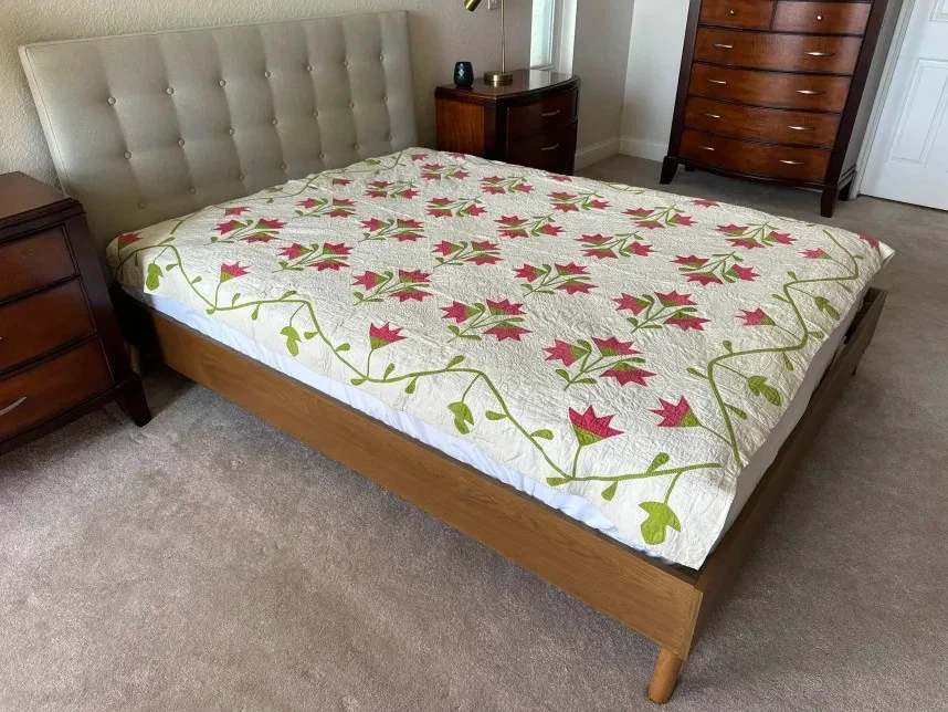 Gorgeous Carolina Lily Antique Handmade Quilt ~ Truly Stunning Quilting! - Image 2 of 4