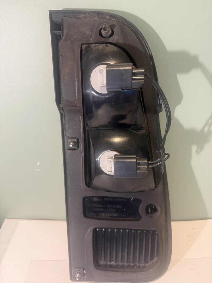 Lincoln Aviator 2003 2004 2005 maletero derecho tapa montada luz trasera pasajero Foto 4 de 4