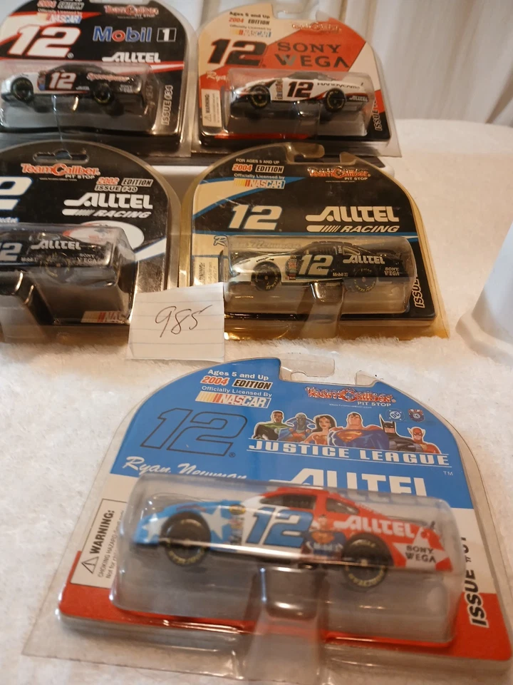 LOTE DE 5 NASCARS ALLTEL RYAN NEWMAN 1/64 .NUEVOS CON FOTO DE LA LIGA DE LA JUSTICIA  Foto 3 de 4