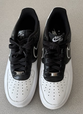 NIKE AIR FORCE 1 SIZE 9 WHITE / BLACK USED PRE-OWNED