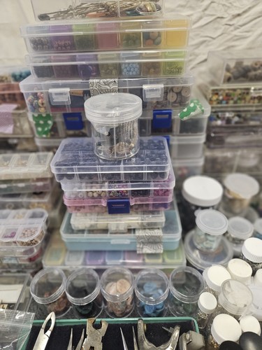 Huge Lot 50+ lbs Beads Jewelry Making Crafting Supplies Rings Earrings Bracelet - Picture 8 of 23