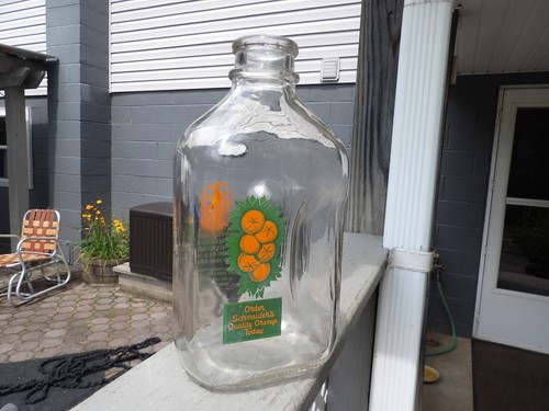 Vintage 1963 Schneider's Dairy Orange Green Paint HG Milk Bottle Pittsburgh Pa.