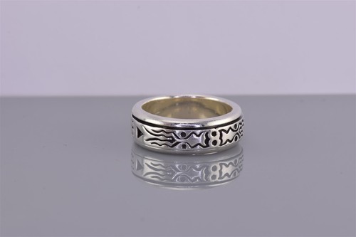 Anillo de plata de ley con símbolos tallados de 7 mm banda giratoria 925 talla: 7,5 - Imagen 7 de 8