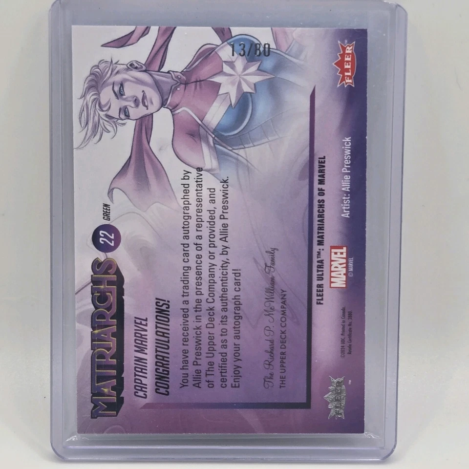 Fleer Ultra Matriarcas de Marvel 2024 Capitán Marvel Auto Lámina Verde/80 FIRMADO Foto 2 de 4