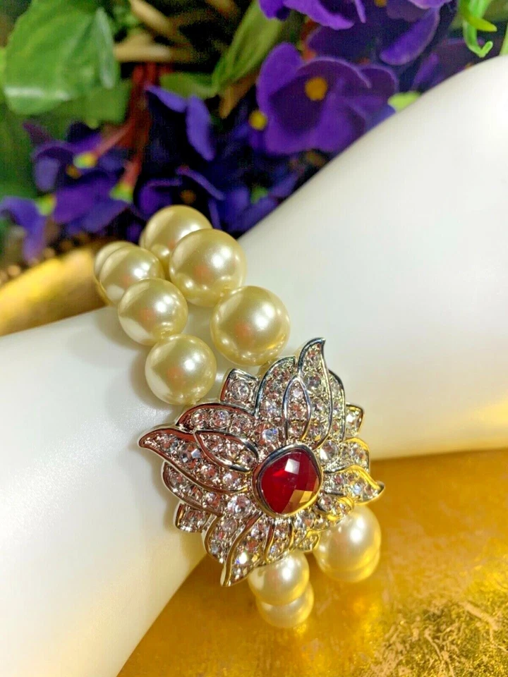 PULSERA DE PERLAS DE DOS HEBRAS TALLA 6-7 con DIJE DE CRISTAL Y RUBÍ SINTÉTICO DE KJL Foto 4 de 4