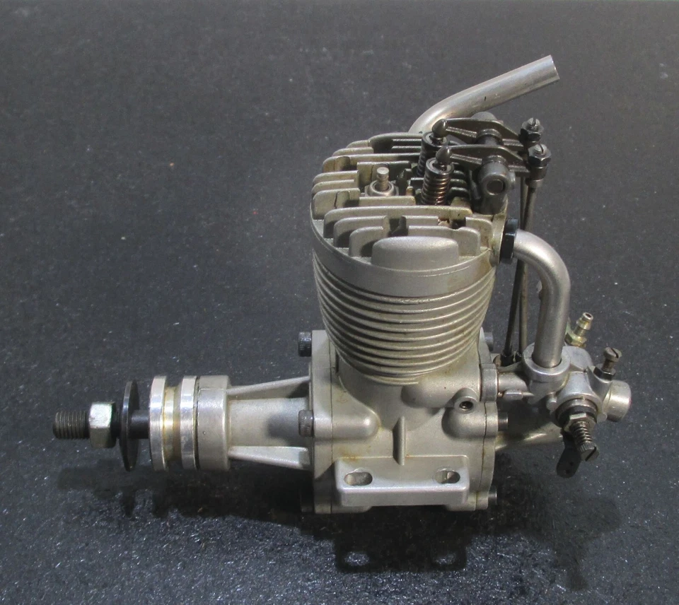 O.S. FS-60 9.95cc open rocker 4 cycle glow engine with muffler, used for R/C air - Image 2 of 4