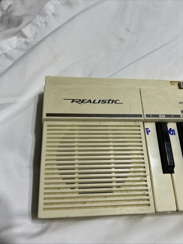 Realistic Concertmate 400 Working Keyboard - Image 2 of 4