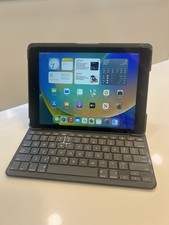 Apple iPad (5th Generation) A1823 32 GB, Wi-Fi + 4G, 9.7 in