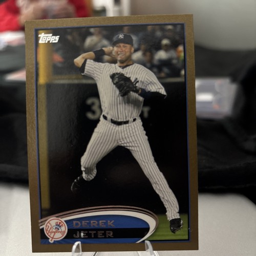 Derek Jeter [Gold] #30 2012 Topps card