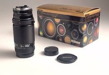 Nikon AF Nikkor 75-300mm F/4.5-5.6 Zoom Telephoto Lens