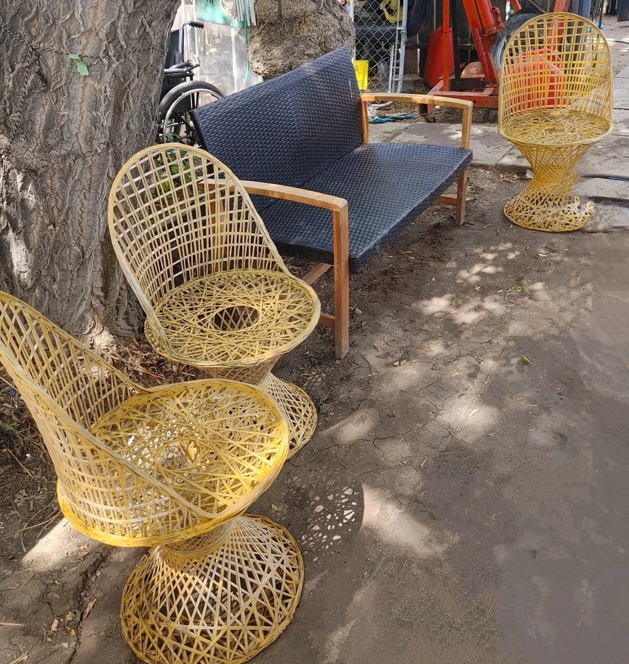 Sillas de fibra de vidrio hiladas Russell Woodard vintage Foto 2 de 2