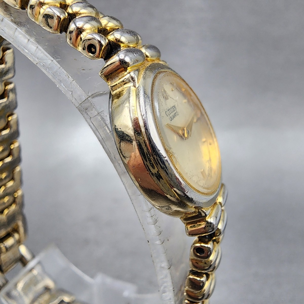 Citizen Watch Women 19mm Champagne Dial Gold Tone 5920  display picture 2