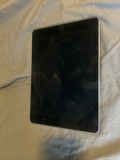 Apple iPad 5th Gen 9.7  A1823 Wi-Fi   DOES NOT TURN ON   AS IS / For Parts