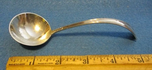 Lunt Sterling Silver  American Directoire ,  Ladle 5 1/2" , 29 gr
