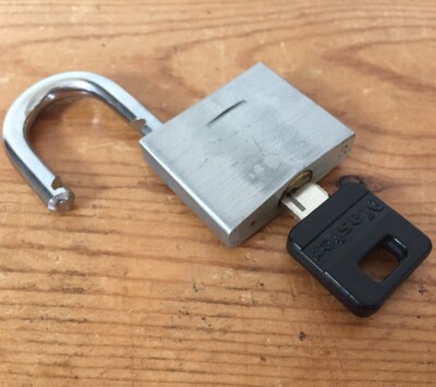 Master Lock 40mm Hardened Brushed Steel Small Padlock Gym School Locker w Key