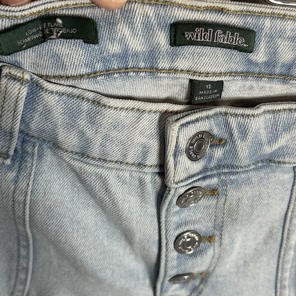 Pantalones de mezclilla Wild Fable tiro bajo con botones corte bota para mujer talla 12 Foto 3 de 4