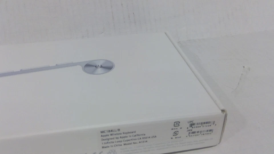 BNIB Apple Wireless Keyboard A1314 MC184LL/B UNUSED MacBook iMac FREE SHIPPING - Image 3 of 3
