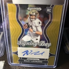 2025 Prizm Draft Picks Signing Day #SD-RLD Riley Leonard RC 5/10 Gold