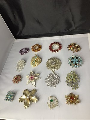 A Beautiful Set Of vintage brooches