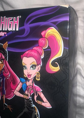 Brand New In Box Monster High 13 Wishes Lagoona Blue Neptuna Pet