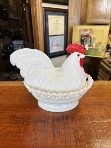 Vintage Westmoreland White Milk Glass Rooster On Nest *Missing One Eye