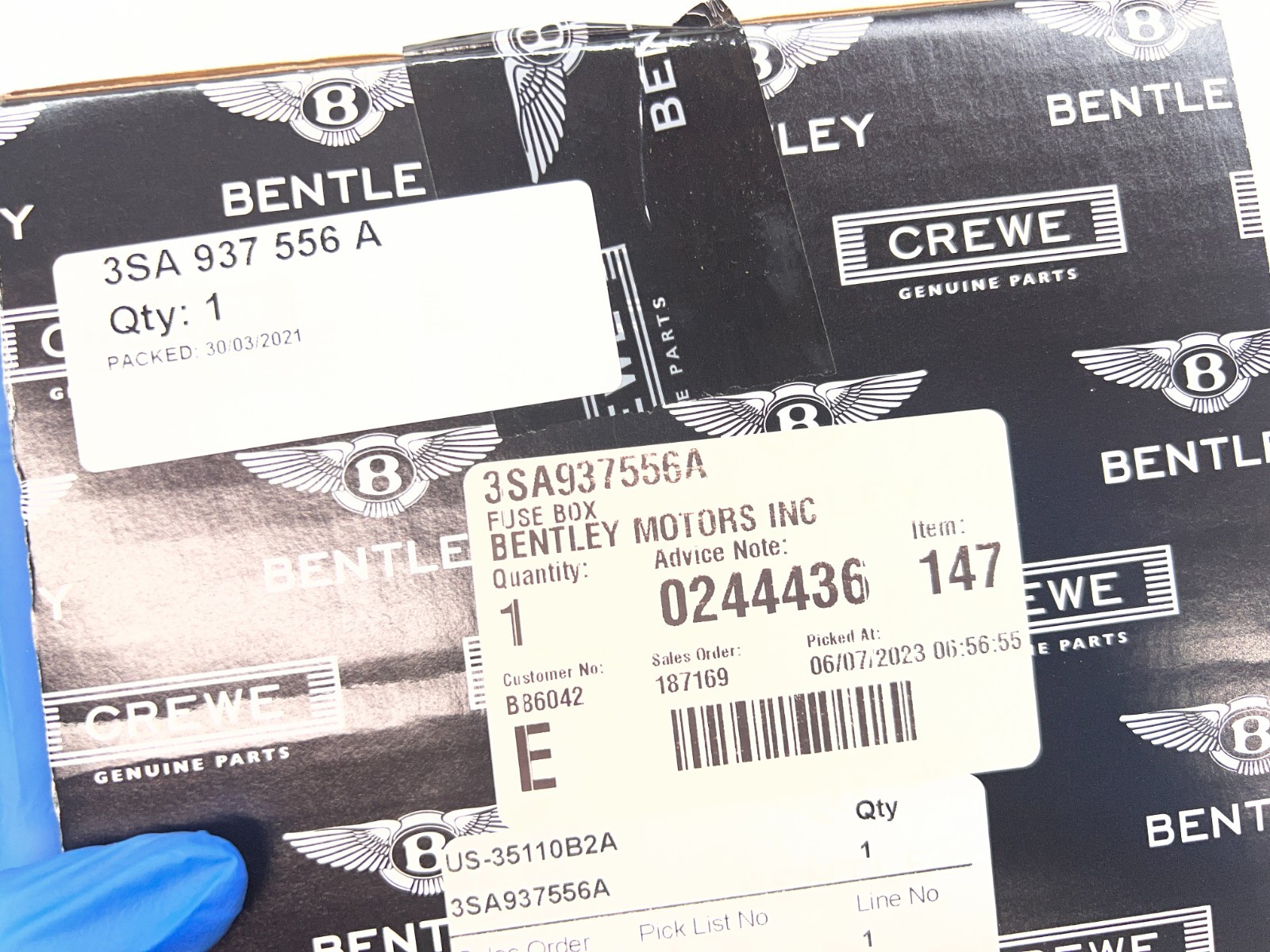 BENTLEY NEW CONTINENTAL FUSE BOX BRACKETS OEM 3SA937556A 2019-2026