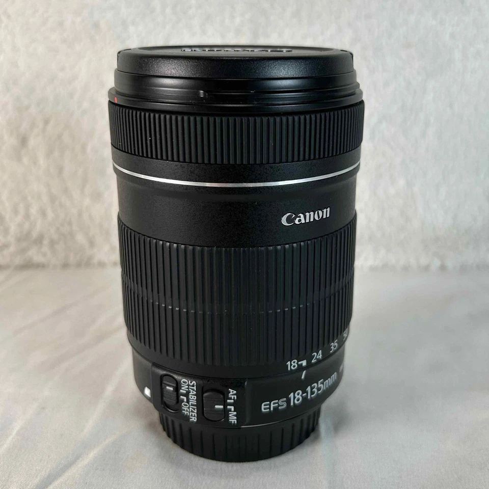 Canon EFS 18-135mm IS Image Stabilizer Lens for Canon EOS SLR Cameras - Image 3 of 4