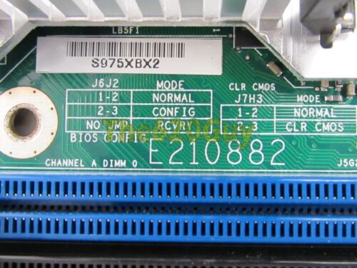 Scheda madre Intel S975XBX2 workstation + CPU Xeon X3220 2,4 GHz + piastra I/O HSF - Foto 4 di 4