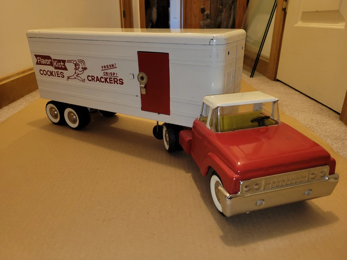 Structo Vintage Manufacture Diecast Cars, Trucks & Vans for sale