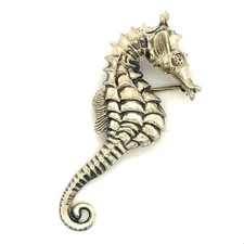Vintage Signed Sterling Beau Detailed 3D Repousse Carved Seahorse Brooch Pin