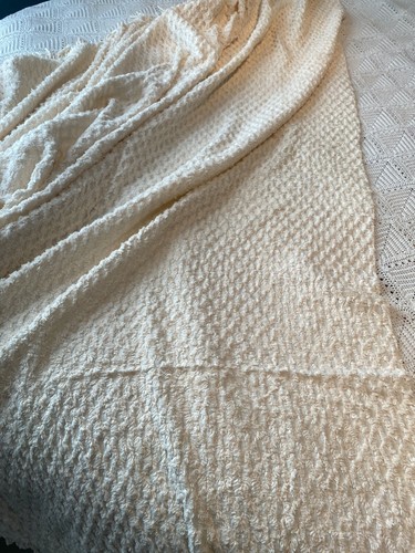 CREAMY WHITE COTTON CHENILLE CANDLEWICK BEDSPREAD EACH 68" W X 98" L - Picture 9 of 11