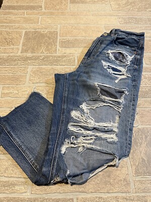 AEO 10 Short 90's boyfriend very distressed jeans ripped womens