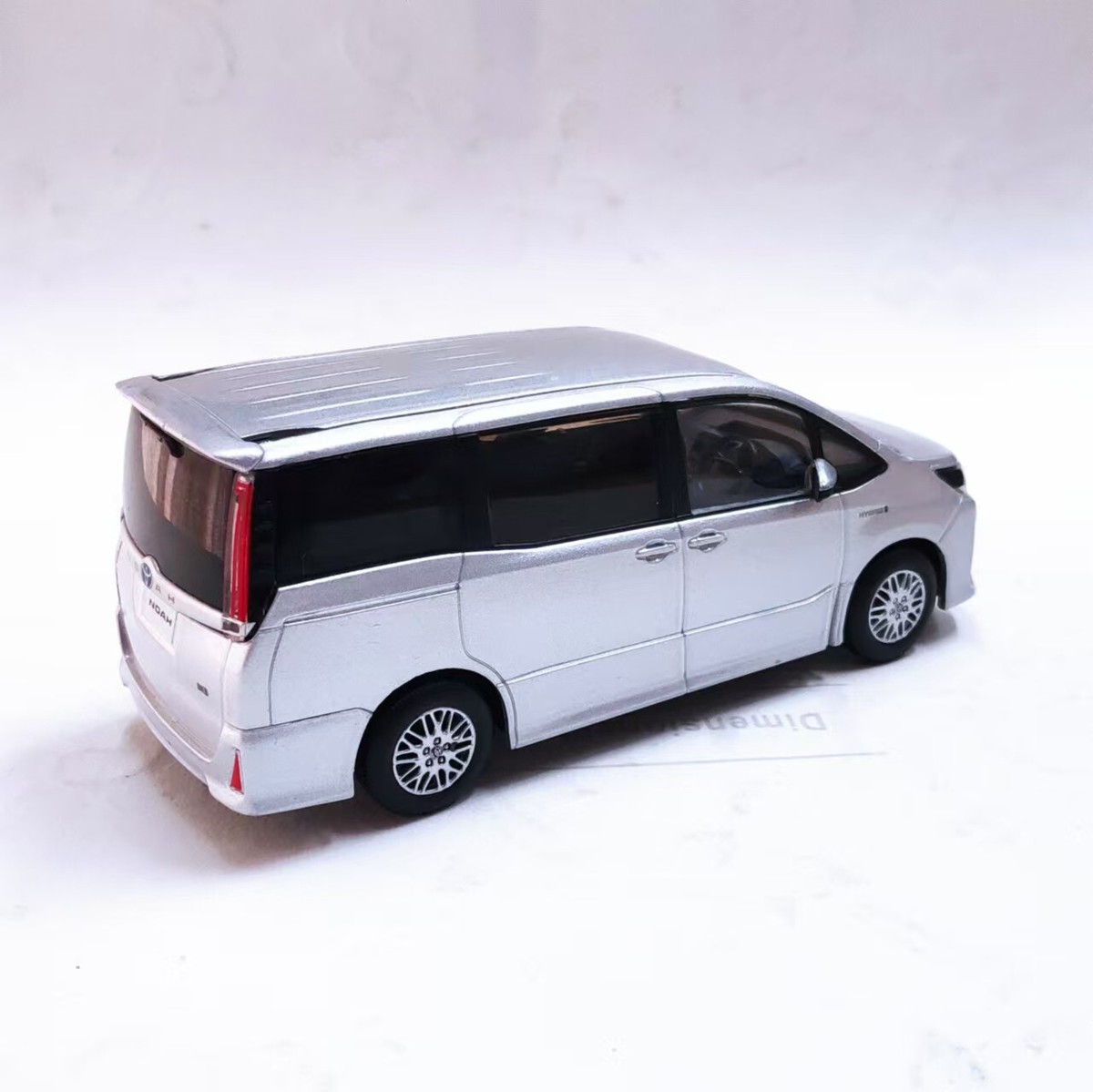 1/30 TOYOTA Noah Hybrid Si 80 NOAH 80 Version Dealer model silver